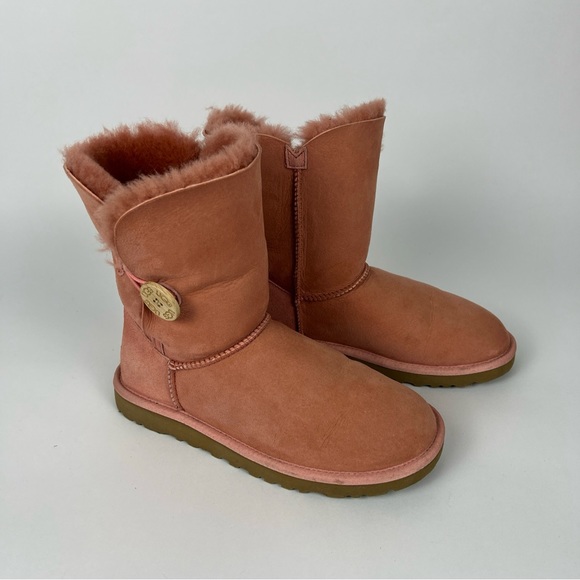 Women’s Pink Ugg Boots size 6 Bailey Button Classic Short Shearling Bootie - Picture 9 of 16